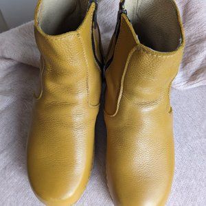 Maguba Auckland Yellow Swedish Ankle Boot Clogs Size 38